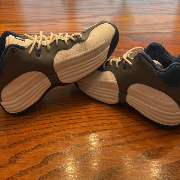 Air Jordan Team 1 Basketball Shoes - Picture 6 of 9